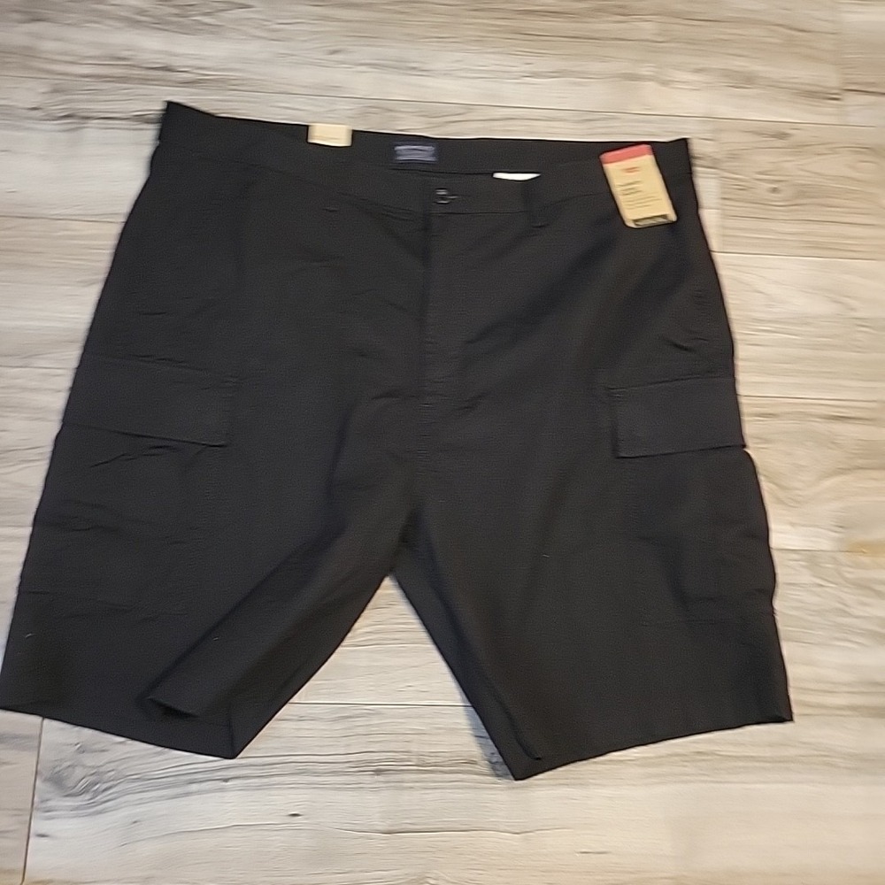 Levi's Carrier Cargo Shorts Men's 44 Black Ripstop 10" Inseam Loose Fit NEW